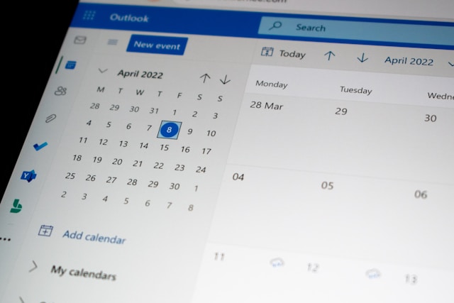 Screenshot of Outlook Calendar.