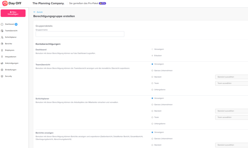 „Rollen- und Berechtigungseinstellungen in Day Off mit Optionen zur Verwaltung von Urlaubsanfragen.“
