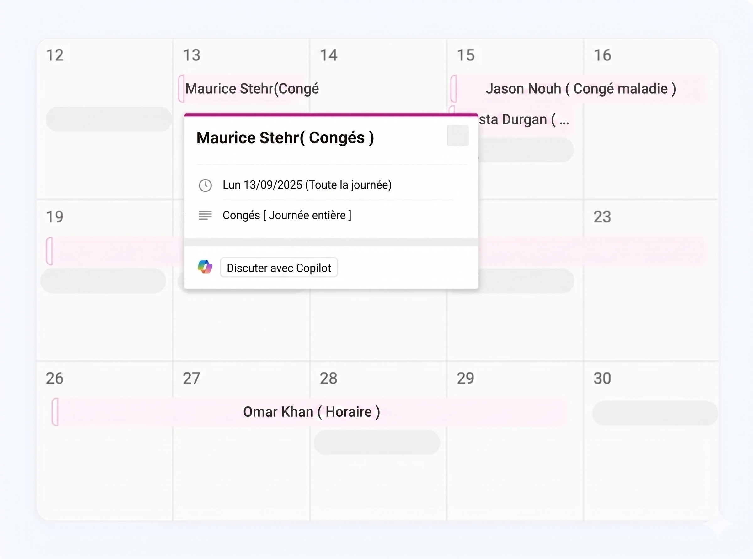 Vue d’un calendrier mensuel affichant les absences des employés, avec une fenêtre contextuelle ouverte sur « Maurice Stehr (Congés) » le lundi 13/09/2025, indiquant un congé sur toute la journée et une option « Discuter avec Copilot ».
