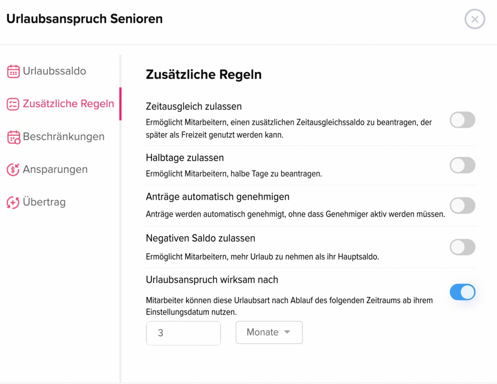 Einstellungsansicht für zusätzliche Regeln einer Urlaubsrichtlinie für Senioren mit Optionen wie Zeitausgleich, Halbtage, automatische Genehmigung und verzögerter Anspruch.