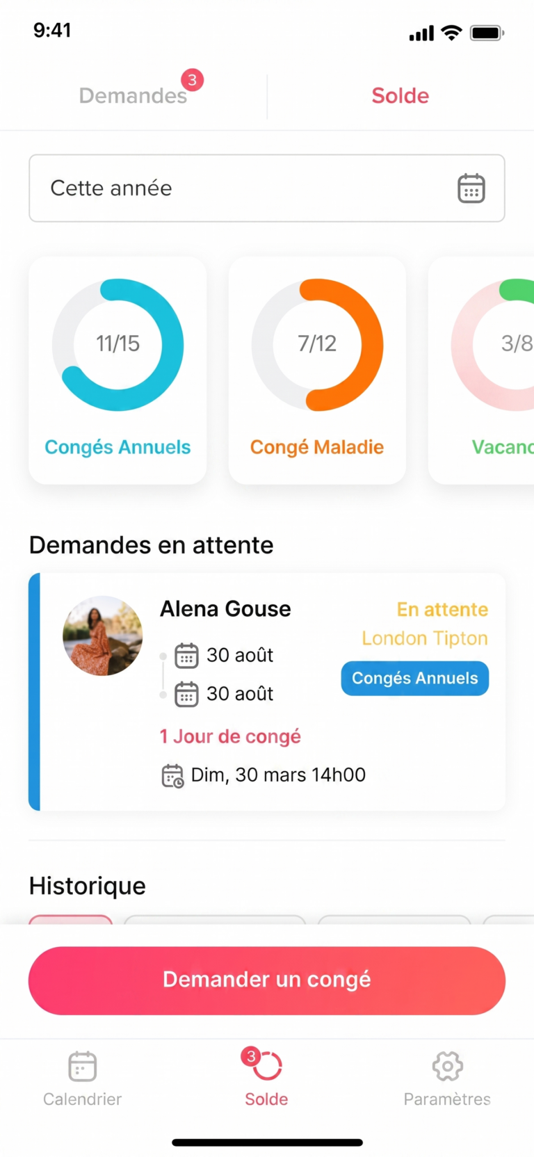 Interface mobile affichant le solde des congés avec des indicateurs visuels pour les congés annuels, congés maladie et vacances, ainsi qu’une section de demandes en attente montrant une demande d’Alena Gouse avec dates et statut en attente, et un bouton pour demander un congé.