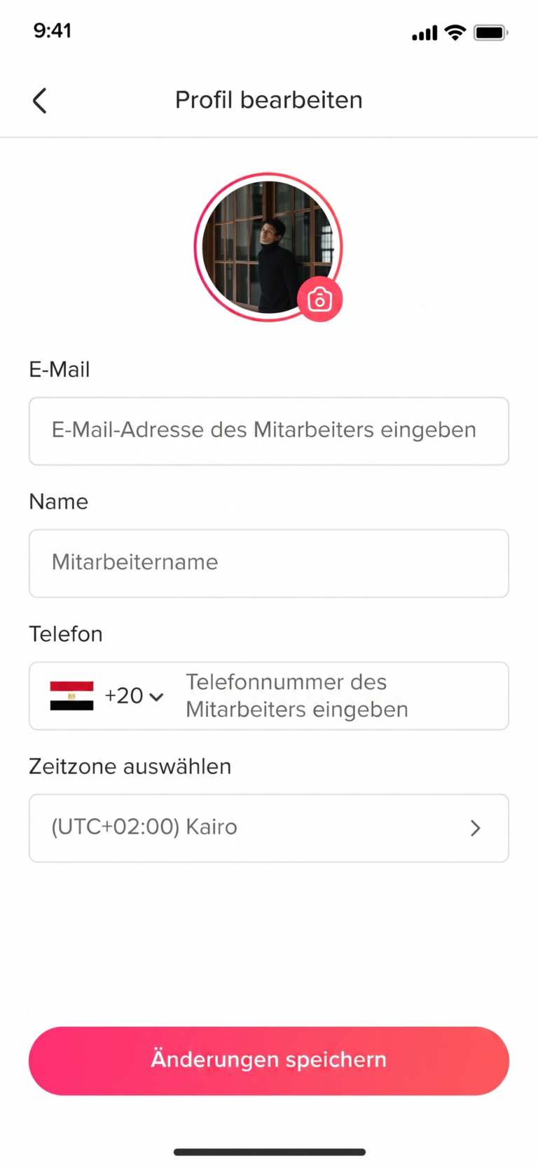 Mobile Ansicht zum Bearbeiten eines Profils mit Feldern für E-Mail, Name, Telefonnummer, Zeitzone und Button zum Speichern.