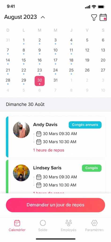 Écran mobile présentant un calendrier mensuel avec un jour sélectionné, suivi d’une liste d’employés ayant des congés ou des pauses ce jour-là, incluant les horaires, les types de congé et un bouton pour demander un jour de repos.