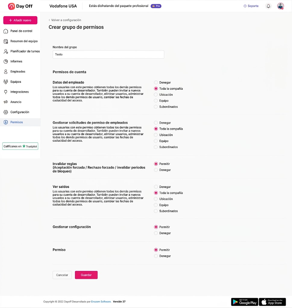 Captura de pantalla de la interfaz de la aplicación Day Off mostrando la página "Crear grupo de permisos", con múltiples opciones de configuración para asignar niveles de acceso a los datos de los empleados, solicitudes de tiempo libre y ajustes del sistema.